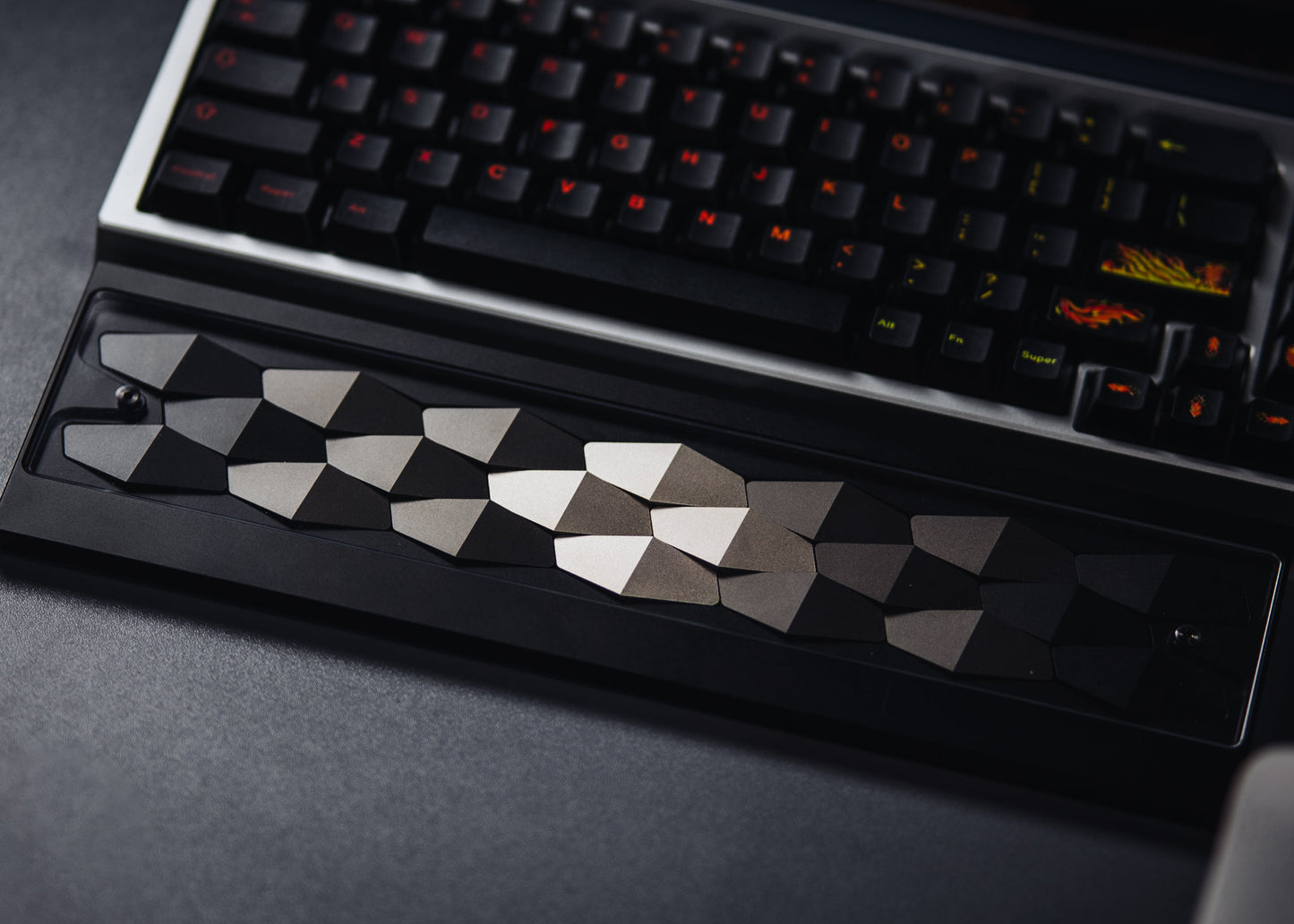 【新発売】LeleLab X Lynn Studio Dragon Scale 65%リストレスト