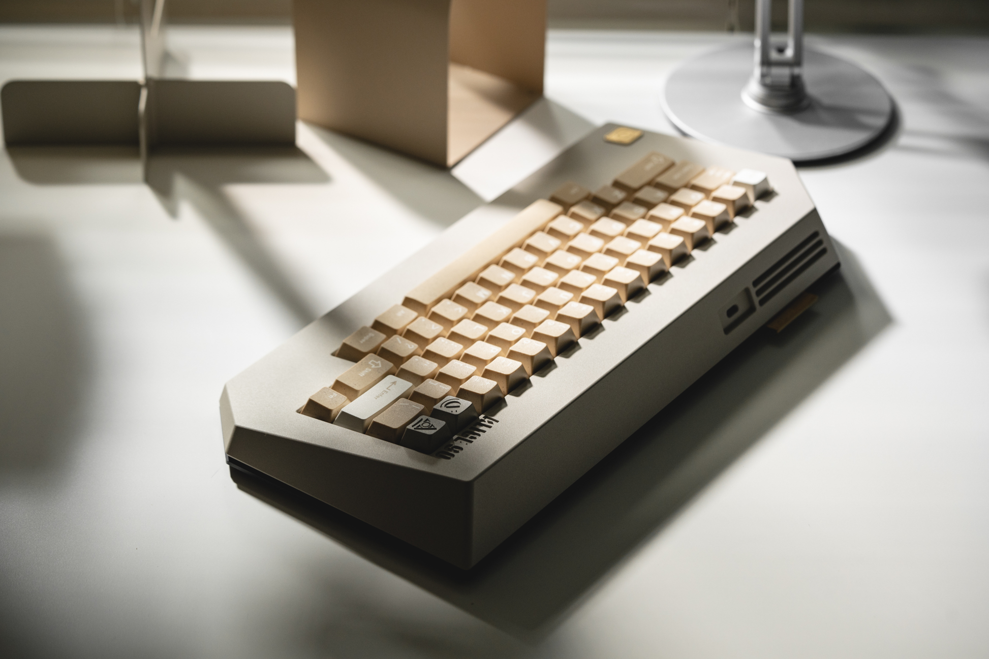 LeleLab Matra Alice 90 レトロデザイン キーボードキット