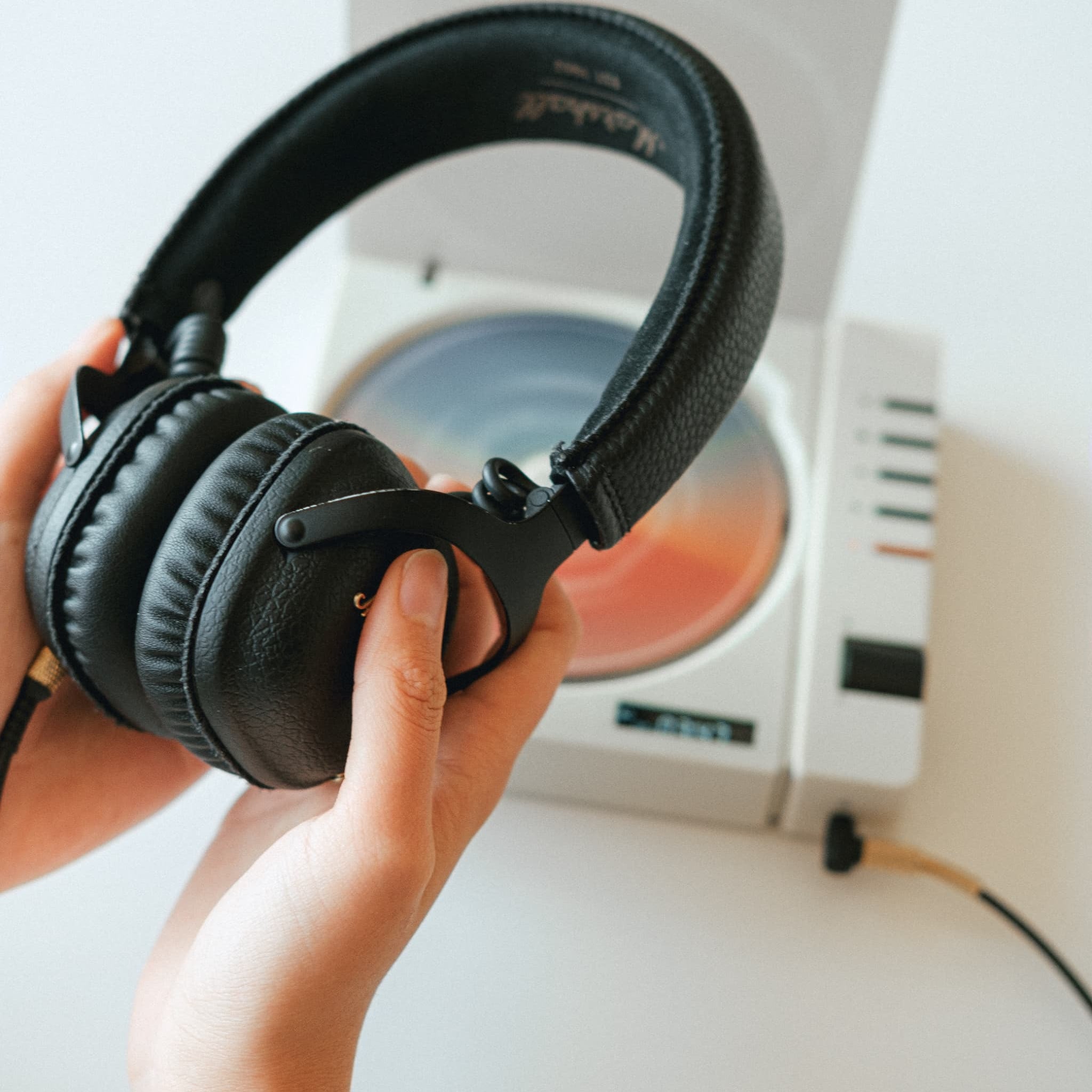 Bluetooth CDプレイヤー Syitren R300｜レトロデザイン・ポータブル