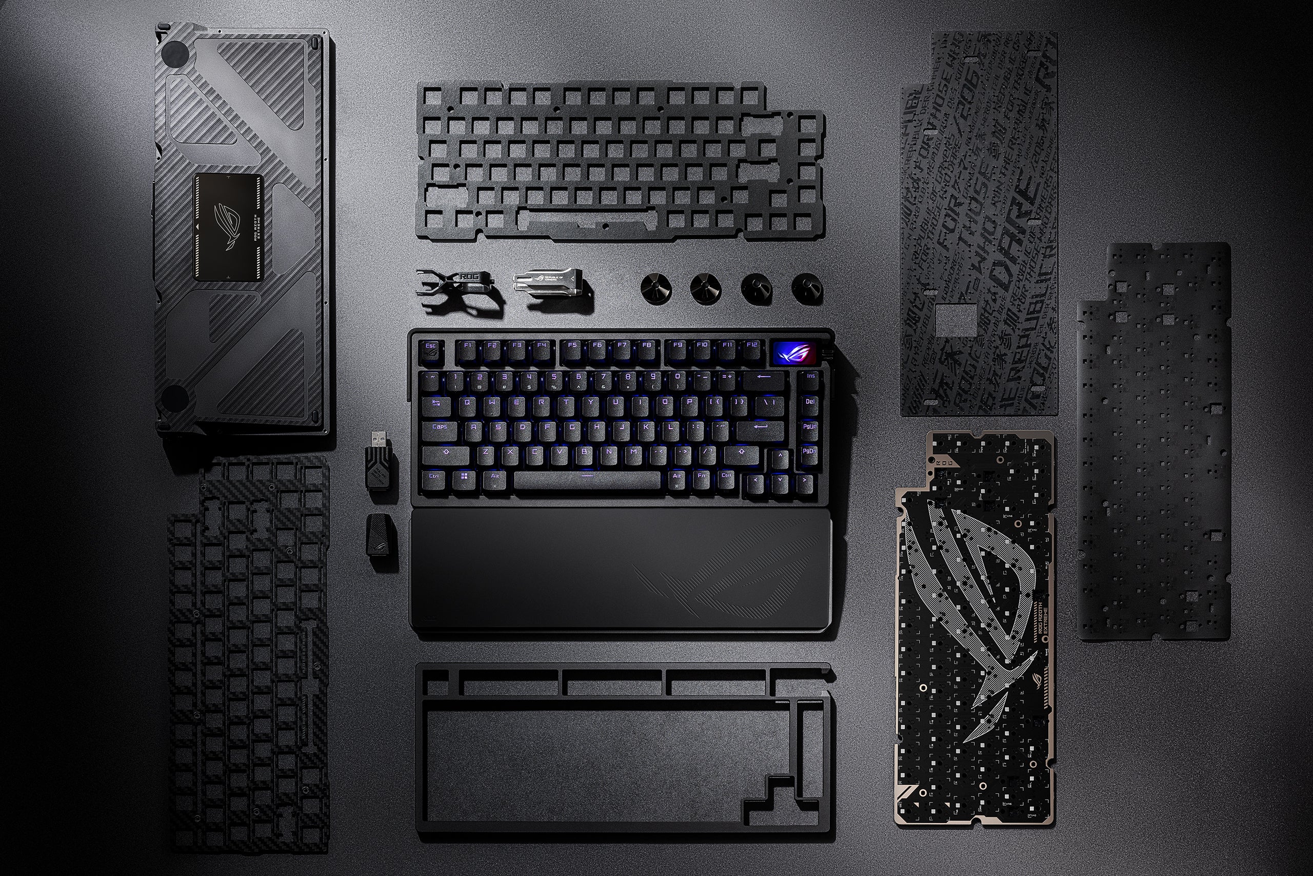 ROG Azoth Extreme | PBT Keycaps | Gaming キーボード｜ROG